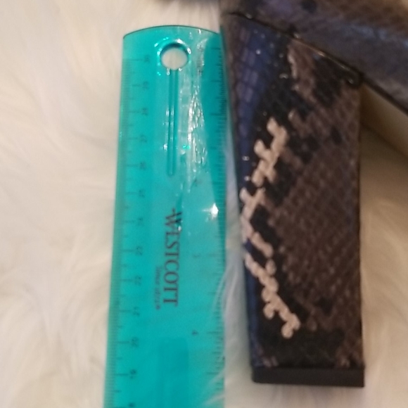 Shoes - Picture 8 of 8